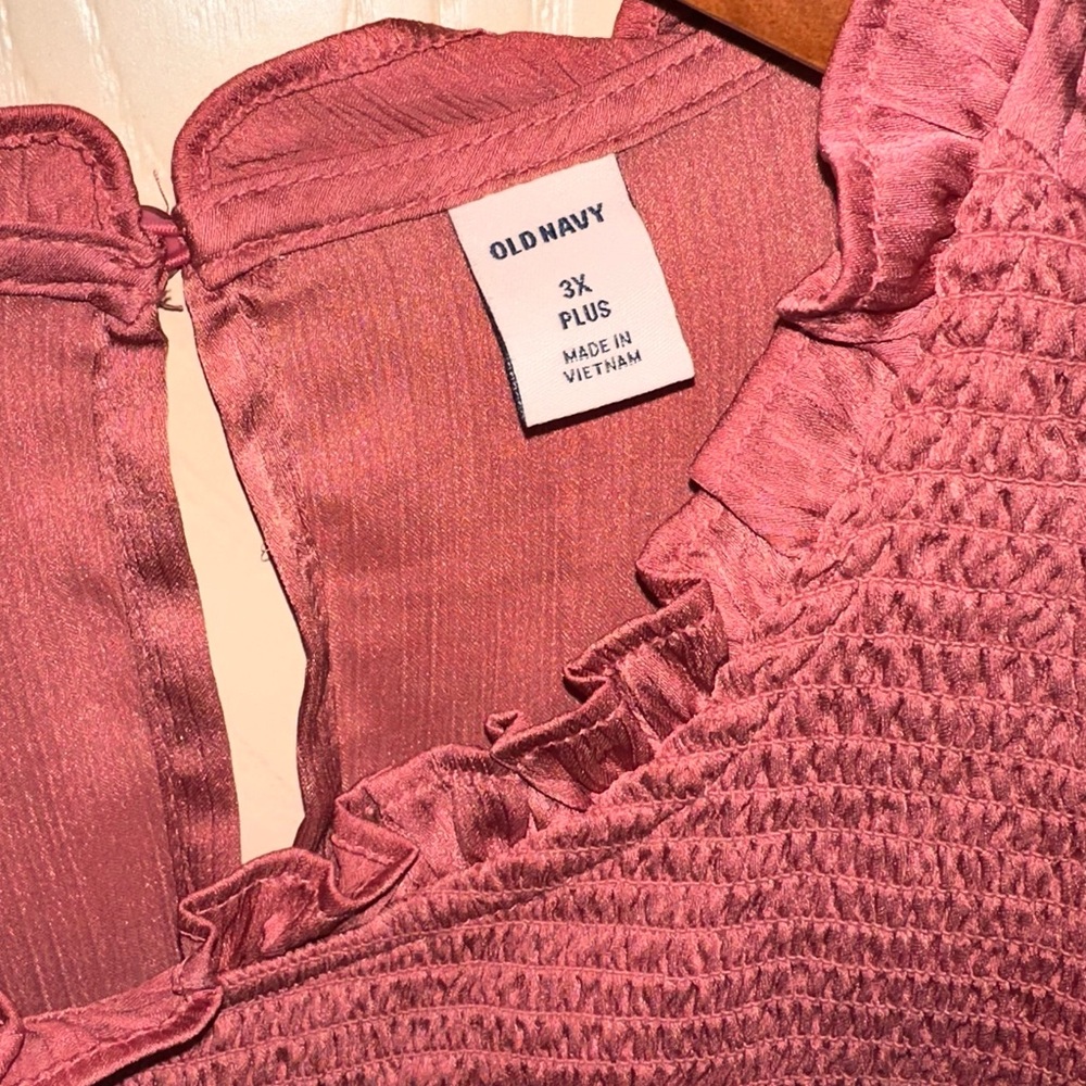 Old Navy Women's Red Ruffle Top - Picture 3 of 4